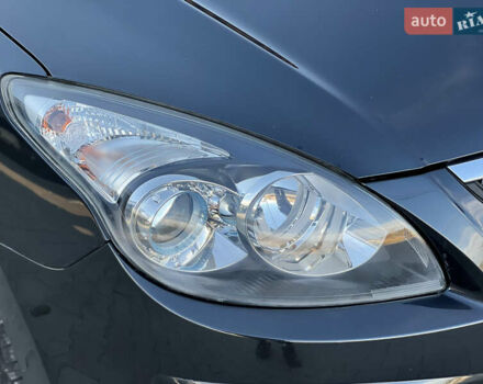 Черный Хендай i30, объемом двигателя 1.4 л и пробегом 167 тыс. км за 6299 $, фото 6 на Automoto.ua