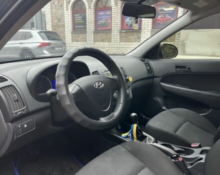 Черный Хендай i30, объемом двигателя 1.4 л и пробегом 240 тыс. км за 6000 $, фото 9 на Automoto.ua