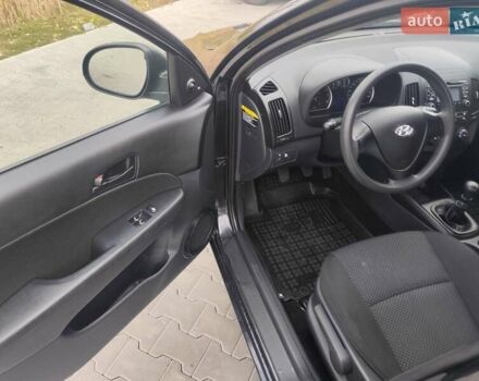 Черный Хендай i30, объемом двигателя 1.4 л и пробегом 160 тыс. км за 5999 $, фото 11 на Automoto.ua