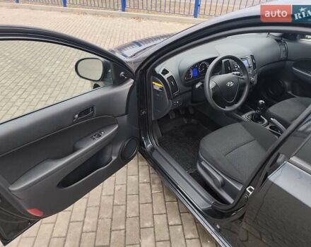 Чорний Хендай i30, об'ємом двигуна 1.4 л та пробігом 161 тис. км за 5700 $, фото 25 на Automoto.ua