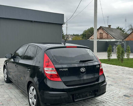 Черный Хендай i30, объемом двигателя 1.4 л и пробегом 223 тыс. км за 5500 $, фото 5 на Automoto.ua