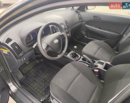Черный Хендай i30, объемом двигателя 1.4 л и пробегом 160 тыс. км за 5999 $, фото 10 на Automoto.ua