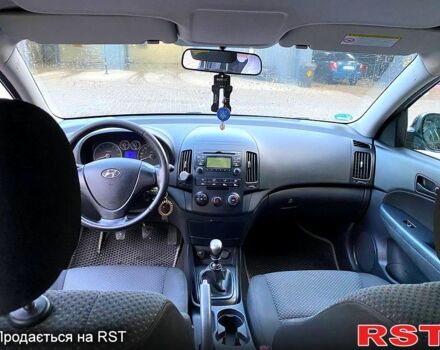 Чорний Хендай i30, об'ємом двигуна 1.4 л та пробігом 194 тис. км за 6000 $, фото 5 на Automoto.ua