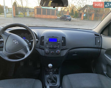 Черный Хендай i30, объемом двигателя 1.4 л и пробегом 242 тыс. км за 6000 $, фото 24 на Automoto.ua