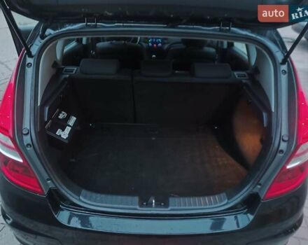 Чорний Хендай i30, об'ємом двигуна 1.4 л та пробігом 158 тис. км за 5750 $, фото 10 на Automoto.ua