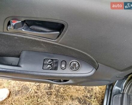 Черный Хендай i30, объемом двигателя 1.4 л и пробегом 215 тыс. км за 5500 $, фото 11 на Automoto.ua