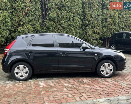 Черный Хендай i30, объемом двигателя 1.4 л и пробегом 240 тыс. км за 6000 $, фото 2 на Automoto.ua