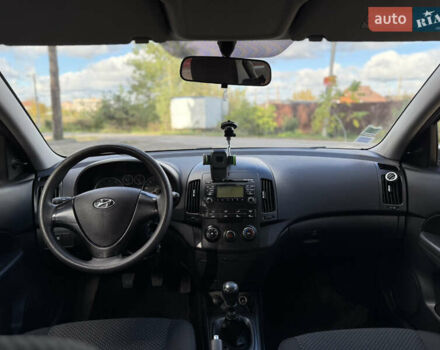 Хендай i30 2009 в Виннице на Automoto.ua Черный Хендай i30, объемом двигателя 1.4 л и пробегом 167 тыс. км за 6100 $, фото 25 на Automoto.ua