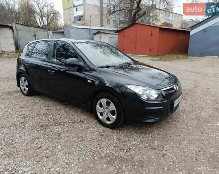 Черный Хендай i30, объемом двигателя 1.4 л и пробегом 314 тыс. км за 5650 $, фото 8 на Automoto.ua