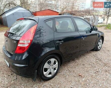 Черный Хендай i30, объемом двигателя 1.4 л и пробегом 314 тыс. км за 5650 $, фото 12 на Automoto.ua