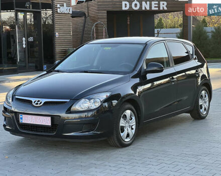 Черный Хендай i30, объемом двигателя 1.4 л и пробегом 167 тыс. км за 6299 $, фото 5 на Automoto.ua
