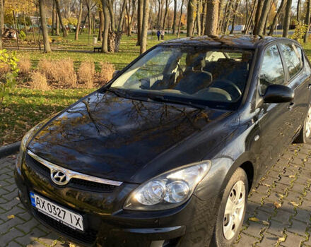 Черный Хендай i30, объемом двигателя 1.4 л и пробегом 242 тыс. км за 6000 $, фото 4 на Automoto.ua