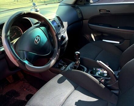 Черный Хендай i30, объемом двигателя 1.4 л и пробегом 232 тыс. км за 5200 $, фото 1 на Automoto.ua