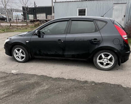 Черный Хендай i30, объемом двигателя 1.6 л и пробегом 255 тыс. км за 6800 $, фото 6 на Automoto.ua