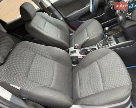 Черный Хендай i30, объемом двигателя 1.4 л и пробегом 180 тыс. км за 4990 $, фото 30 на Automoto.ua