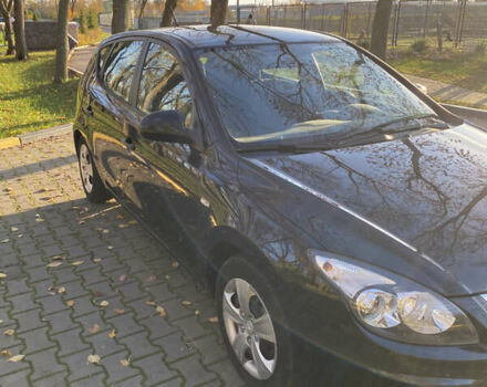 Черный Хендай i30, объемом двигателя 1.4 л и пробегом 242 тыс. км за 6000 $, фото 5 на Automoto.ua