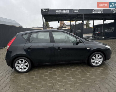 Черный Хендай i30, объемом двигателя 0 л и пробегом 122 тыс. км за 5750 $, фото 7 на Automoto.ua