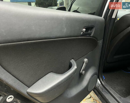 Черный Хендай i30, объемом двигателя 1.4 л и пробегом 240 тыс. км за 6000 $, фото 24 на Automoto.ua