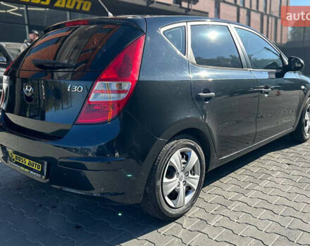 Черный Хендай i30, объемом двигателя 1.4 л и пробегом 220 тыс. км за 5500 $, фото 5 на Automoto.ua