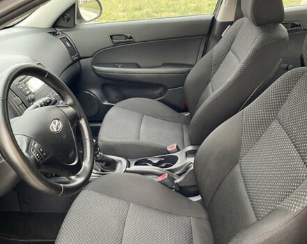 Черный Хендай i30, объемом двигателя 1.4 л и пробегом 148 тыс. км за 5900 $, фото 9 на Automoto.ua