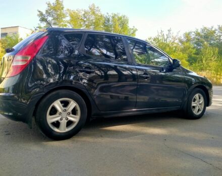 Черный Хендай i30, объемом двигателя 1.6 л и пробегом 290 тыс. км за 5500 $, фото 1 на Automoto.ua