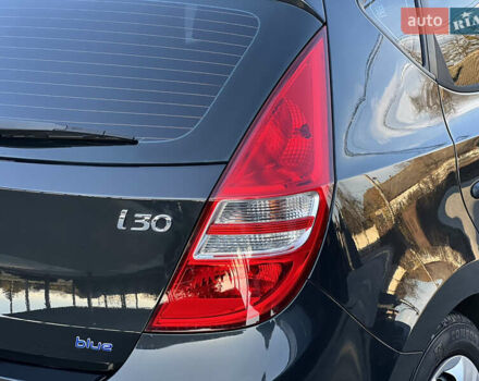 Черный Хендай i30, объемом двигателя 1.4 л и пробегом 167 тыс. км за 6299 $, фото 23 на Automoto.ua