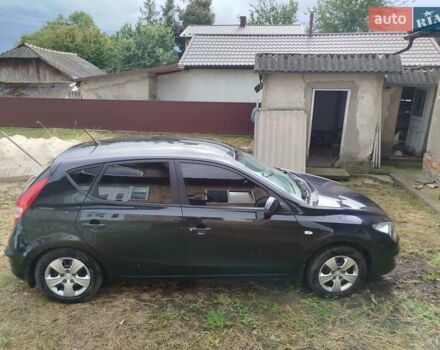 Черный Хендай i30, объемом двигателя 1.4 л и пробегом 215 тыс. км за 5000 $, фото 4 на Automoto.ua