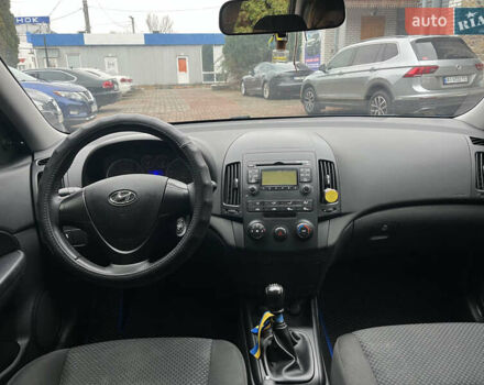 Черный Хендай i30, объемом двигателя 1.4 л и пробегом 240 тыс. км за 6000 $, фото 16 на Automoto.ua