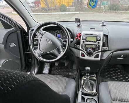 Черный Хендай i30, объемом двигателя 1.6 л и пробегом 255 тыс. км за 6800 $, фото 15 на Automoto.ua