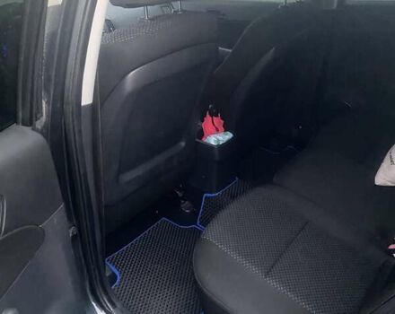 Черный Хендай i30, объемом двигателя 1.4 л и пробегом 240 тыс. км за 6500 $, фото 6 на Automoto.ua