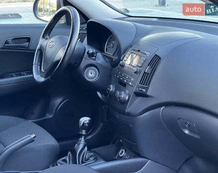 Черный Хендай i30, объемом двигателя 1.4 л и пробегом 167 тыс. км за 6299 $, фото 30 на Automoto.ua