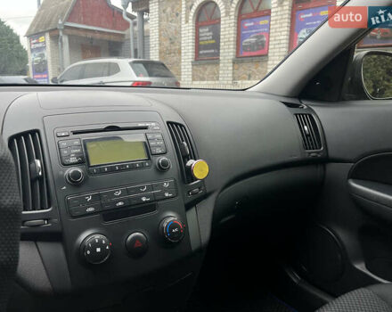 Черный Хендай i30, объемом двигателя 1.4 л и пробегом 240 тыс. км за 6000 $, фото 18 на Automoto.ua