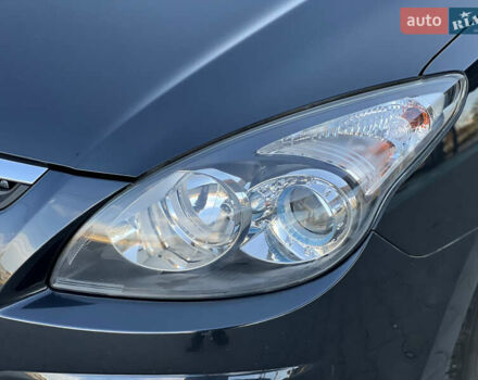 Черный Хендай i30, объемом двигателя 1.4 л и пробегом 167 тыс. км за 6299 $, фото 7 на Automoto.ua