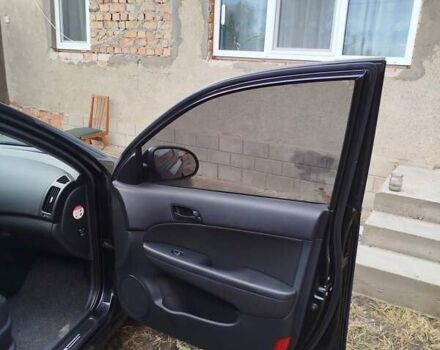 Черный Хендай i30, объемом двигателя 1.4 л и пробегом 215 тыс. км за 5500 $, фото 21 на Automoto.ua