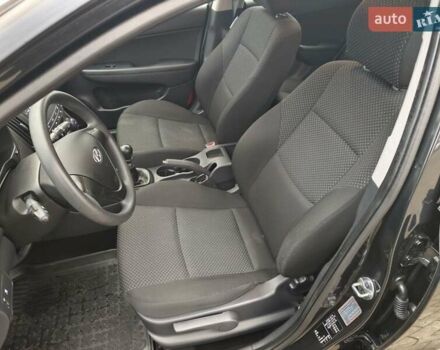 Чорний Хендай i30, об'ємом двигуна 1.4 л та пробігом 161 тис. км за 5700 $, фото 17 на Automoto.ua