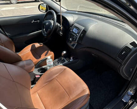 Черный Хендай i30, объемом двигателя 1.6 л и пробегом 194 тыс. км за 9700 $, фото 10 на Automoto.ua