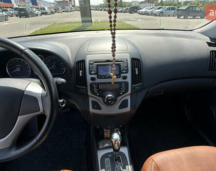 Черный Хендай i30, объемом двигателя 1.6 л и пробегом 194 тыс. км за 9700 $, фото 13 на Automoto.ua