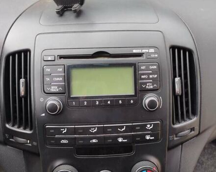 Черный Хендай i30, объемом двигателя 1.4 л и пробегом 215 тыс. км за 5500 $, фото 17 на Automoto.ua