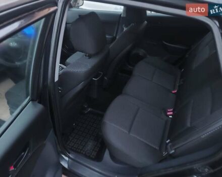 Чорний Хендай i30, об'ємом двигуна 1.4 л та пробігом 158 тис. км за 5750 $, фото 2 на Automoto.ua