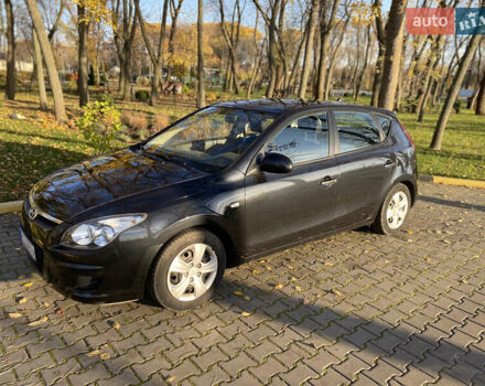 Черный Хендай i30, объемом двигателя 1.4 л и пробегом 242 тыс. км за 6000 $, фото 2 на Automoto.ua