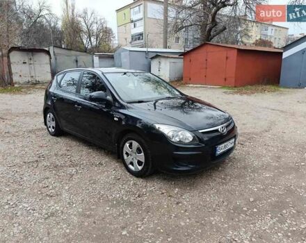 Черный Хендай i30, объемом двигателя 1.4 л и пробегом 314 тыс. км за 5650 $, фото 14 на Automoto.ua