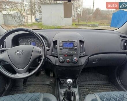 Черный Хендай i30, объемом двигателя 1.4 л и пробегом 314 тыс. км за 5650 $, фото 17 на Automoto.ua