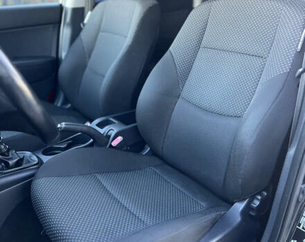 Черный Хендай i30, объемом двигателя 1.4 л и пробегом 167 тыс. км за 6299 $, фото 37 на Automoto.ua