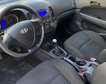 Черный Хендай i30, объемом двигателя 1.4 л и пробегом 242 тыс. км за 6000 $, фото 15 на Automoto.ua