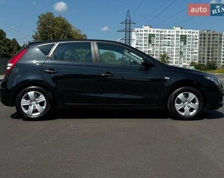 Чорний Хендай i30, об'ємом двигуна 1.4 л та пробігом 247 тис. км за 6300 $, фото 5 на Automoto.ua