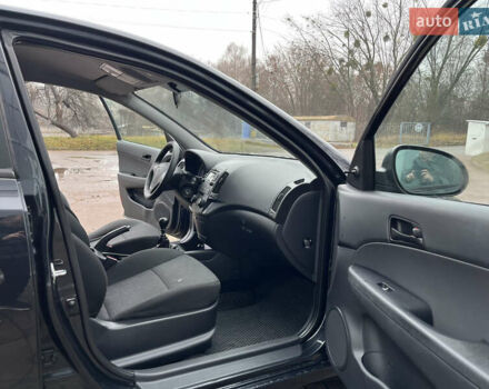 Чорний Хендай i30, об'ємом двигуна 1.4 л та пробігом 247 тис. км за 5800 $, фото 23 на Automoto.ua