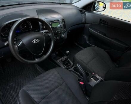 Чорний Хендай i30, об'ємом двигуна 1.4 л та пробігом 247 тис. км за 6300 $, фото 7 на Automoto.ua