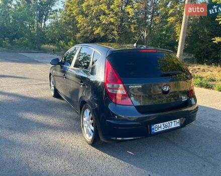 Черный Хендай i30, объемом двигателя 1.6 л и пробегом 219 тыс. км за 4700 $, фото 5 на Automoto.ua