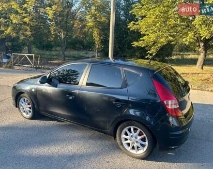 Черный Хендай i30, объемом двигателя 1.6 л и пробегом 219 тыс. км за 4700 $, фото 4 на Automoto.ua