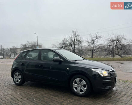 Чорний Хендай i30, об'ємом двигуна 1.4 л та пробігом 247 тис. км за 5800 $, фото 8 на Automoto.ua